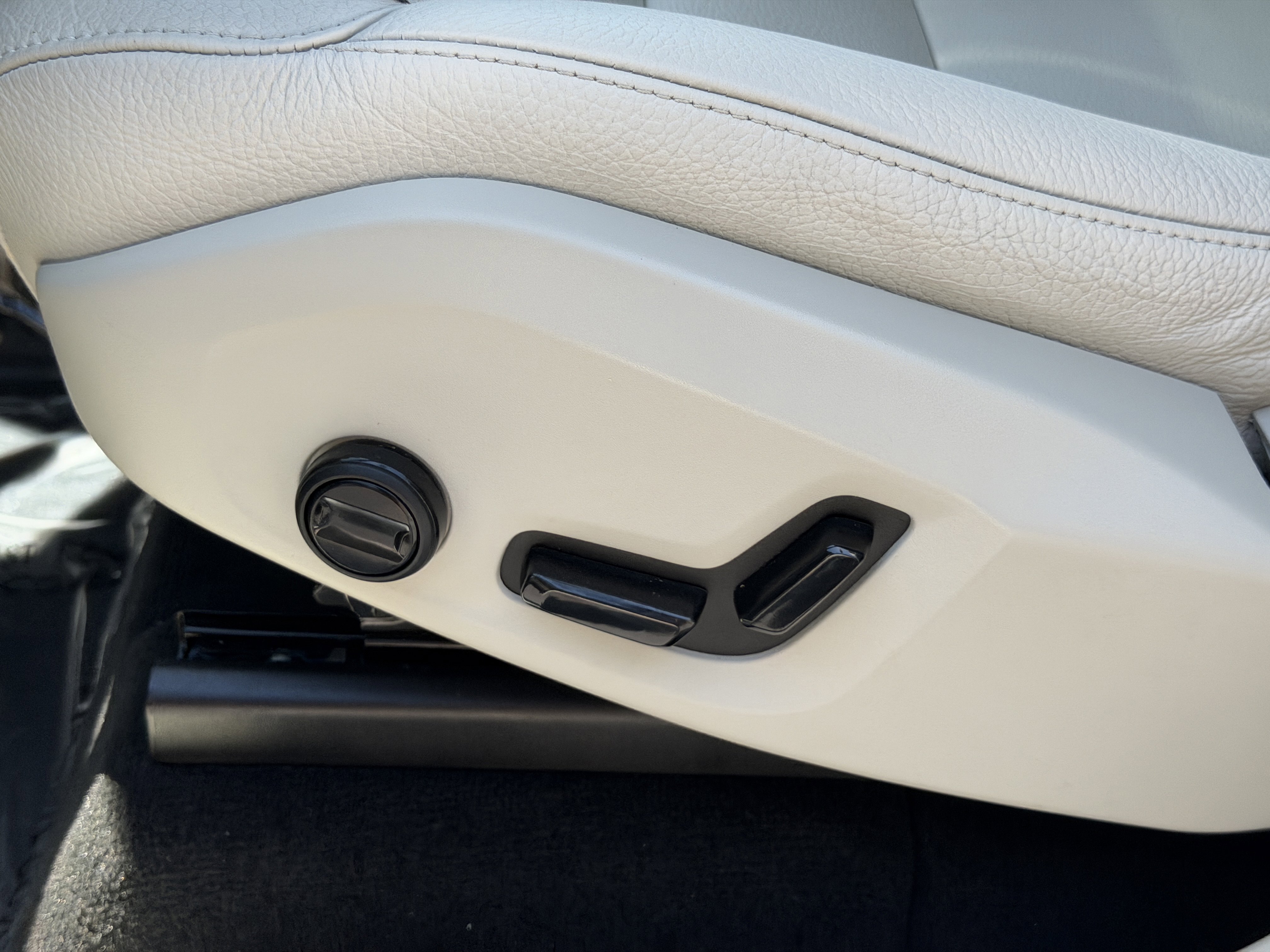 Certified 2023 Volvo XC90 B6 Plus AWD/4WD image 19