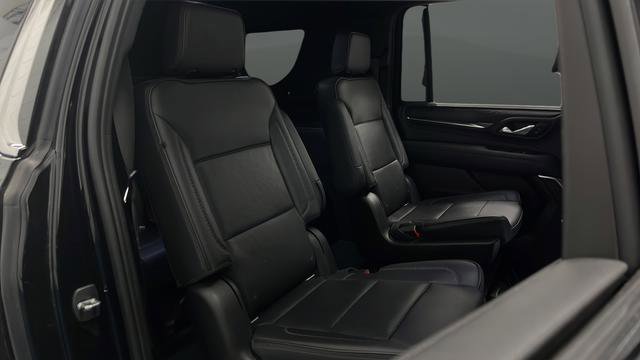 Used 2021 GMC Yukon XL Denali w/ Denali Premium Package AWD/4WD image 24