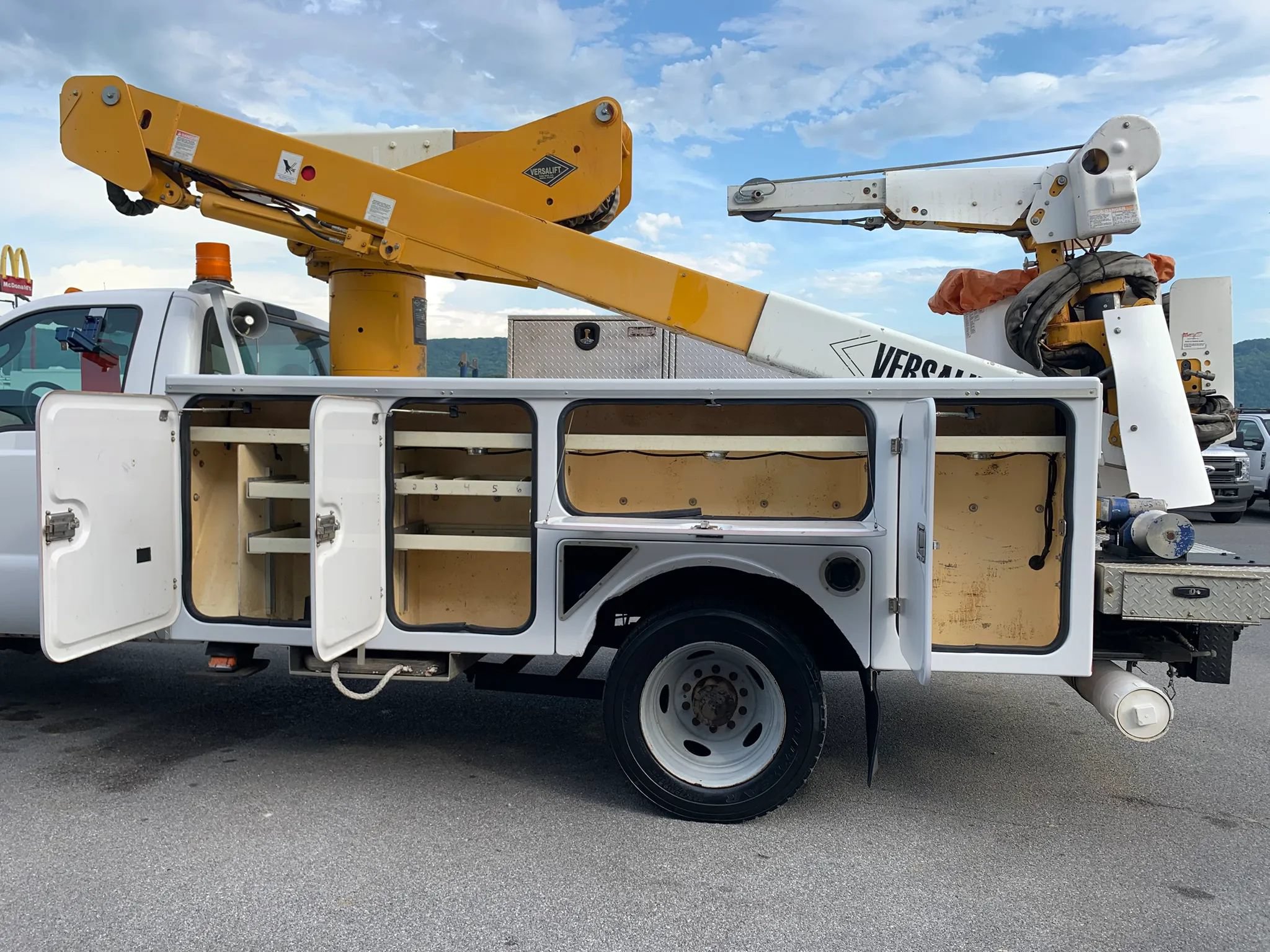 Used 2006 Ford F550 2WD Regular Cab Super Duty image 21