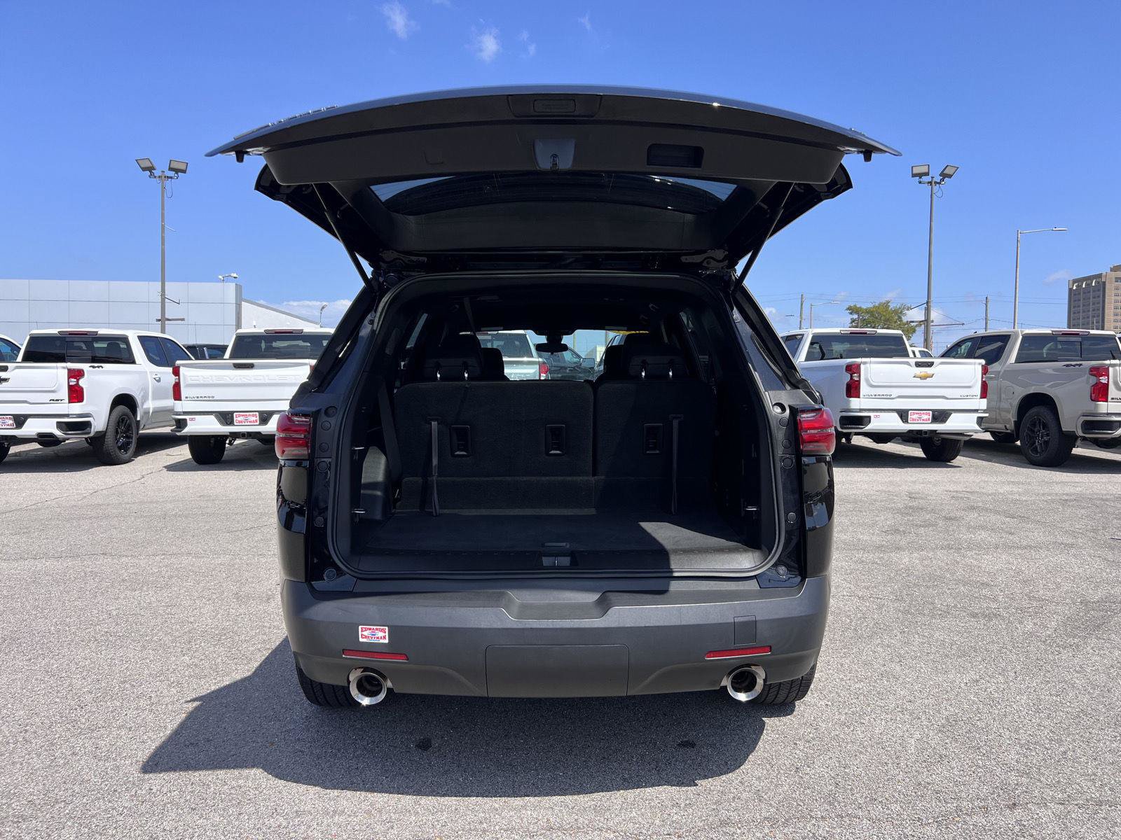 Used 2024 Chevrolet Traverse LT FWD image 33