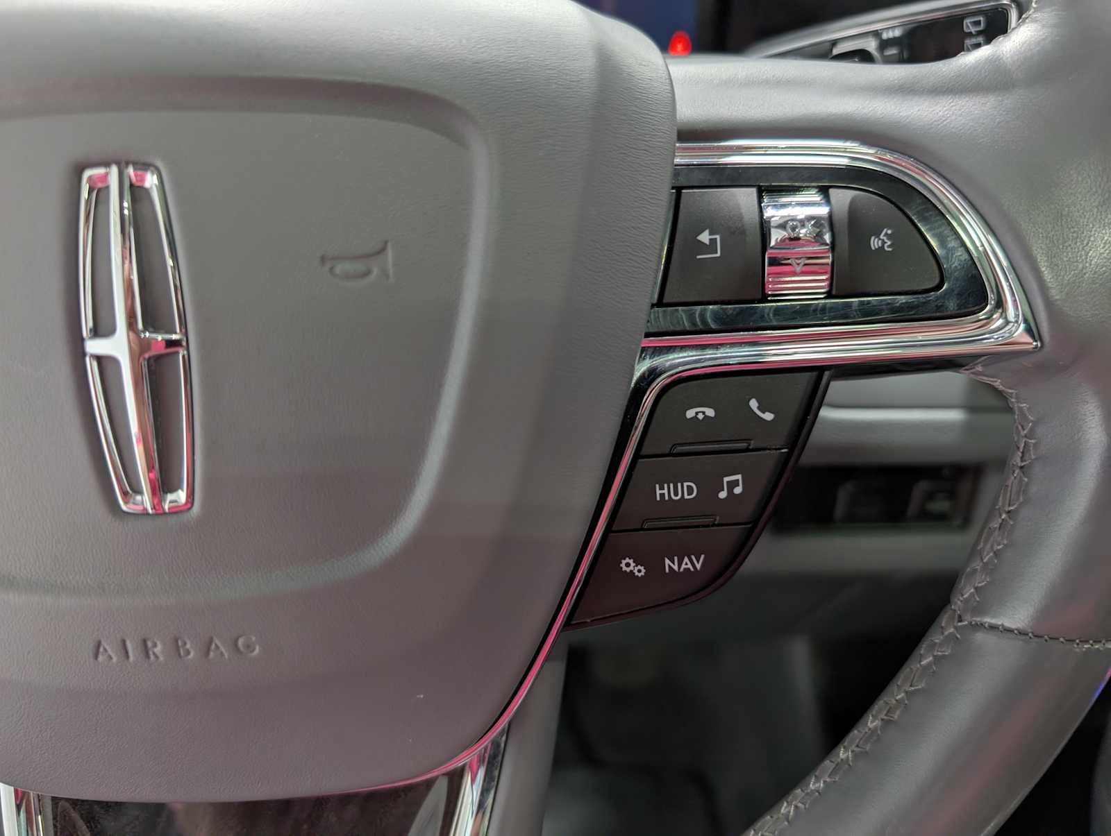 Used 2020 Lincoln Navigator L Reserve w/ Luxury Package AWD/4WD image 36