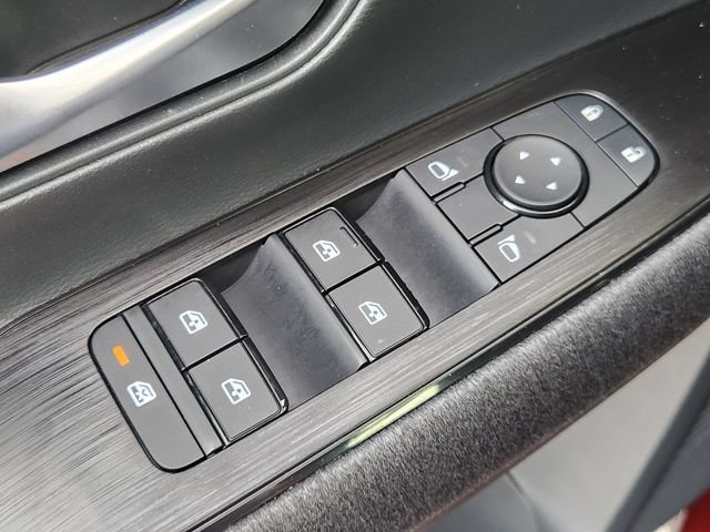 Used 2025 Nissan Kicks SV FWD image 21