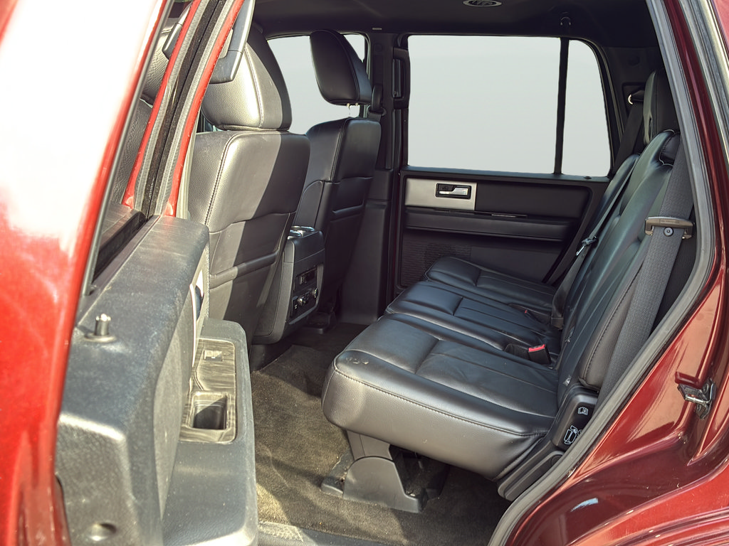 Used 2016 Ford Expedition Limited RWD image 16