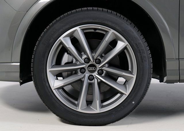 New 2025 Audi Q3 2.0T Premium image 30