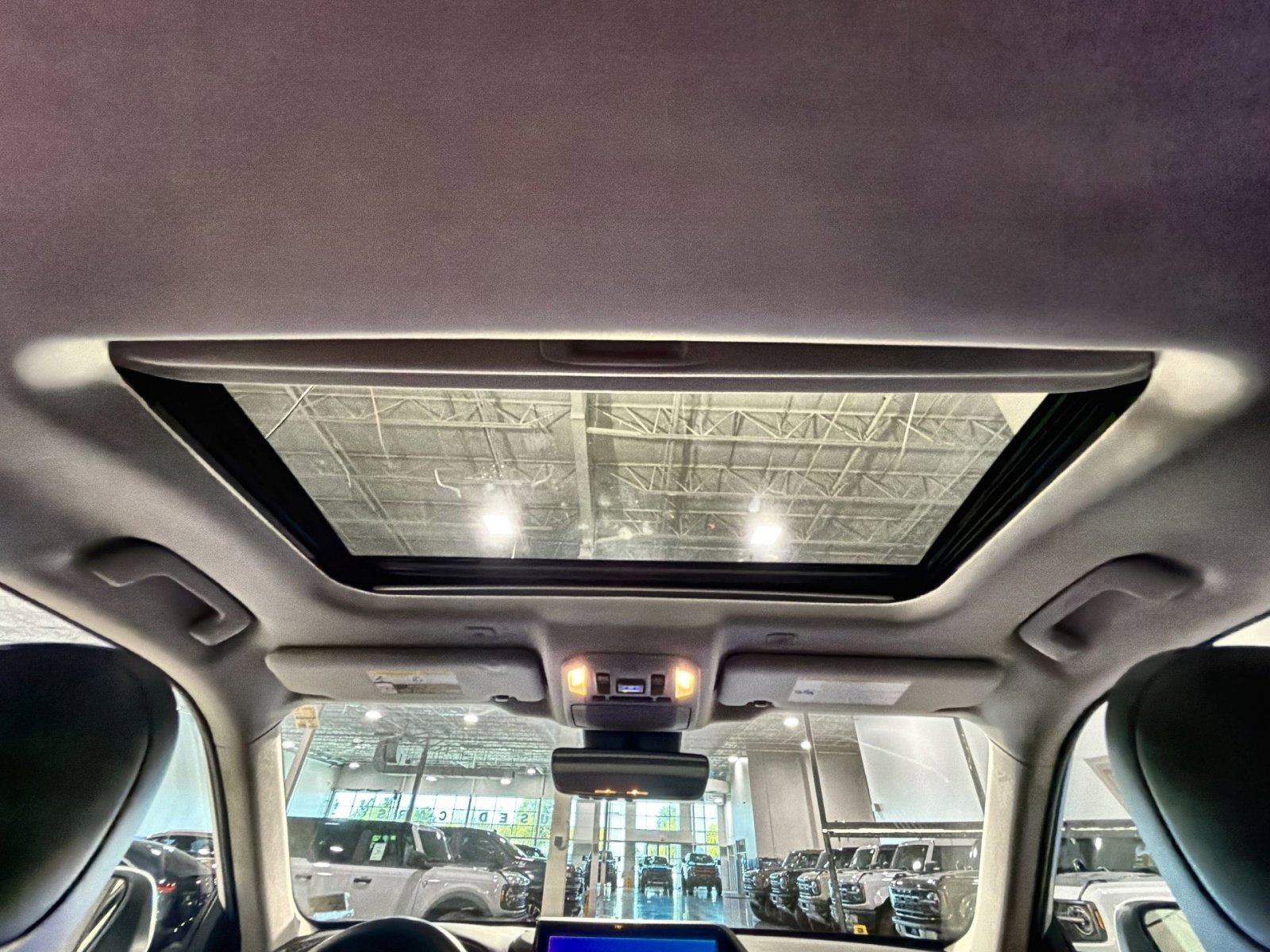 Used 2023 Toyota Highlander XLE image 42