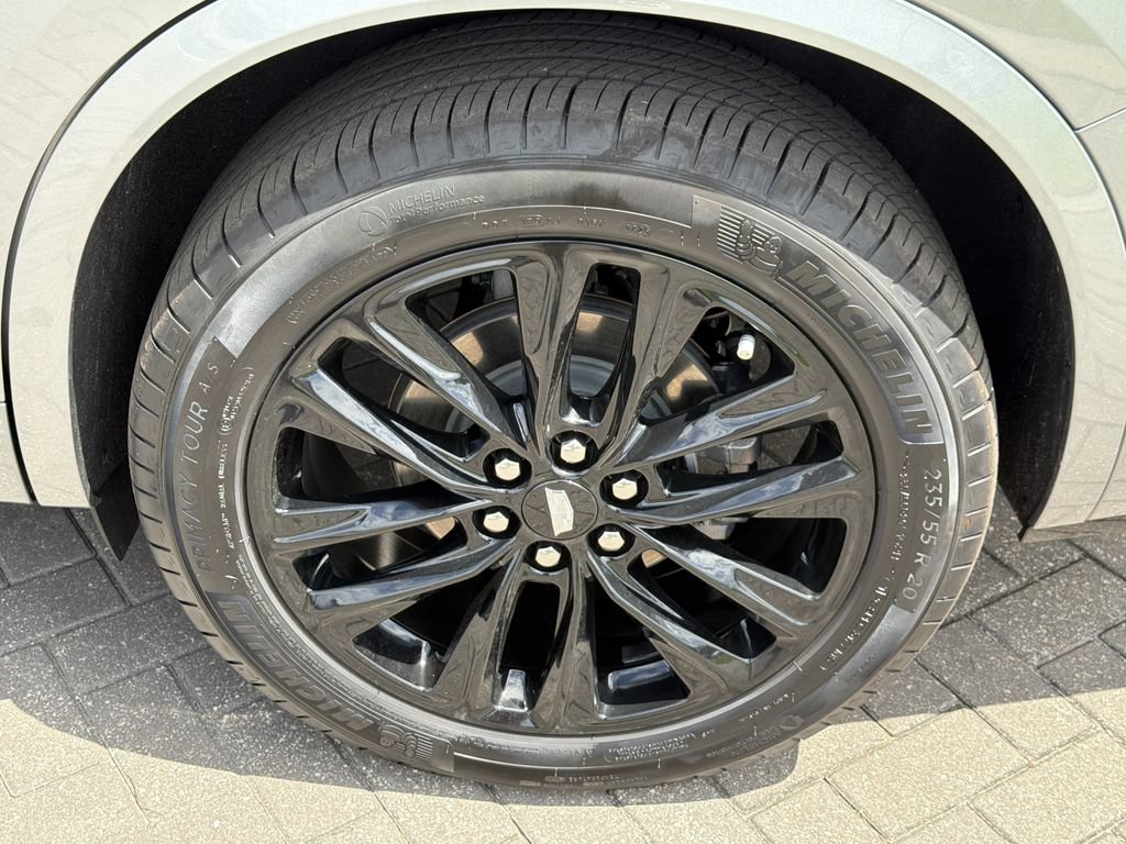 Certified 2025 Cadillac XT6 Luxury FWD image 32