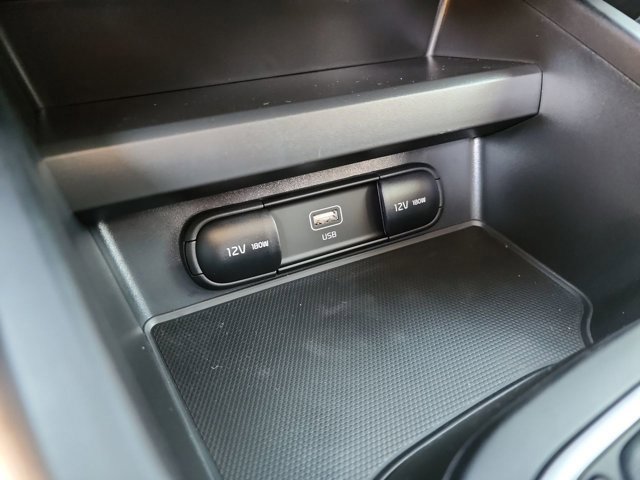 Used 2025 Kia Soul LX image 18
