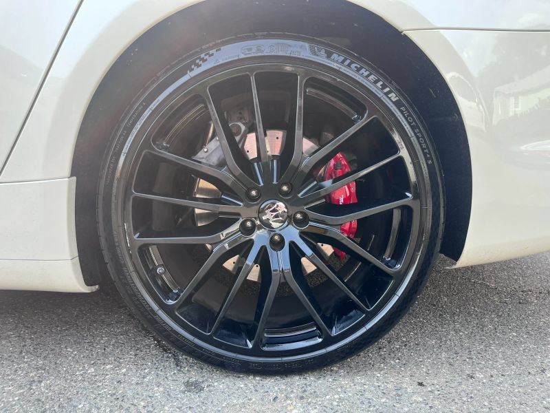 Used 2018 Maserati Quattroporte S GranSport Q4 AWD/4WD image 32