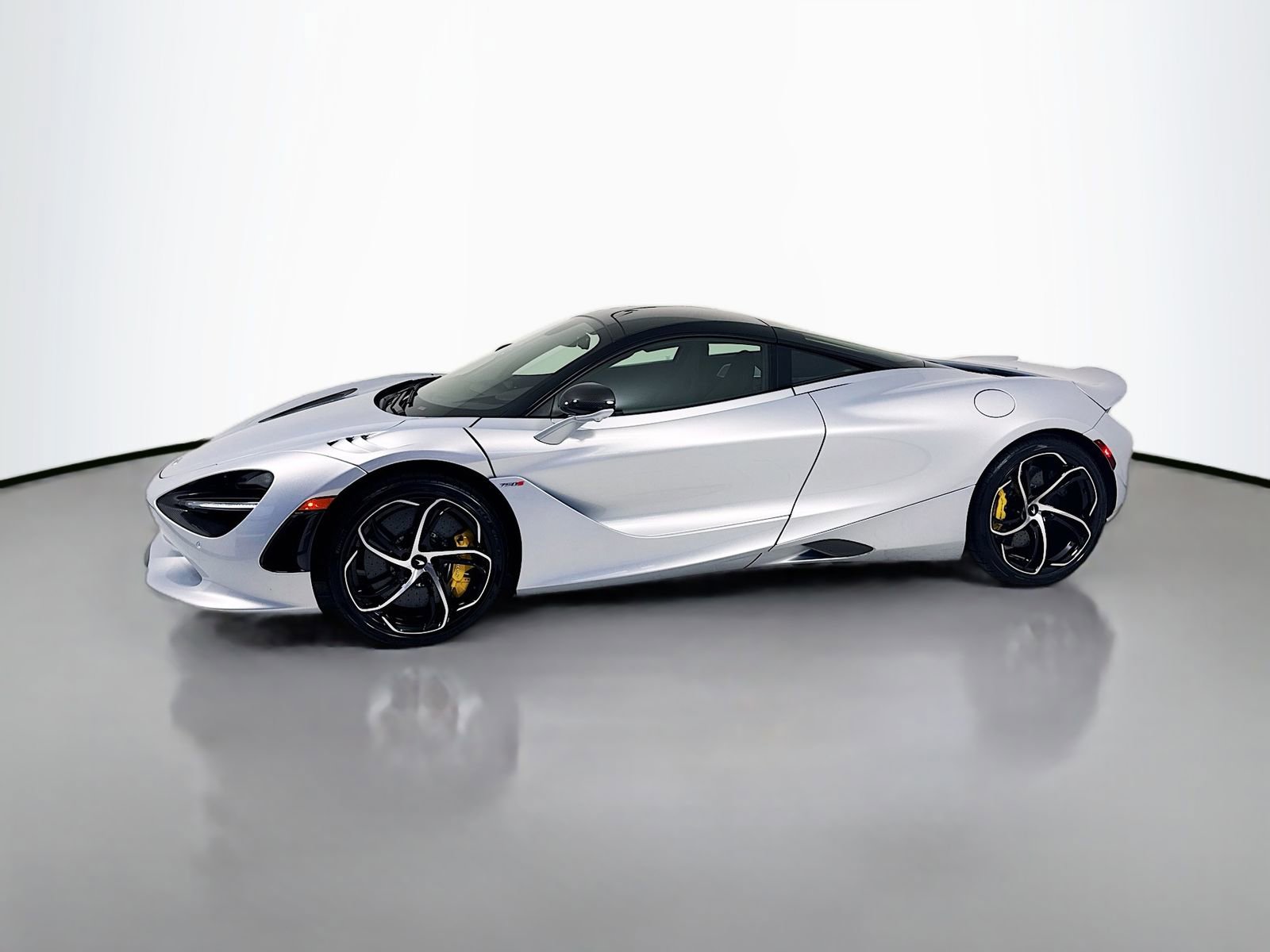 Used 2024 McLaren 750S image 4