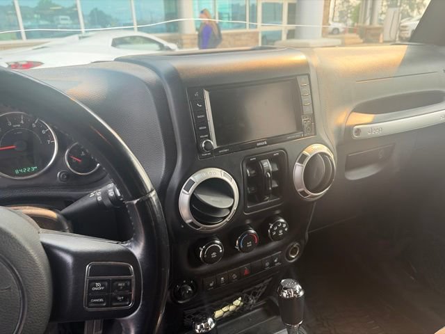 Used 2018 Jeep Wrangler Unlimited Rubicon w/ Cold Weather Group AWD/4WD image 14