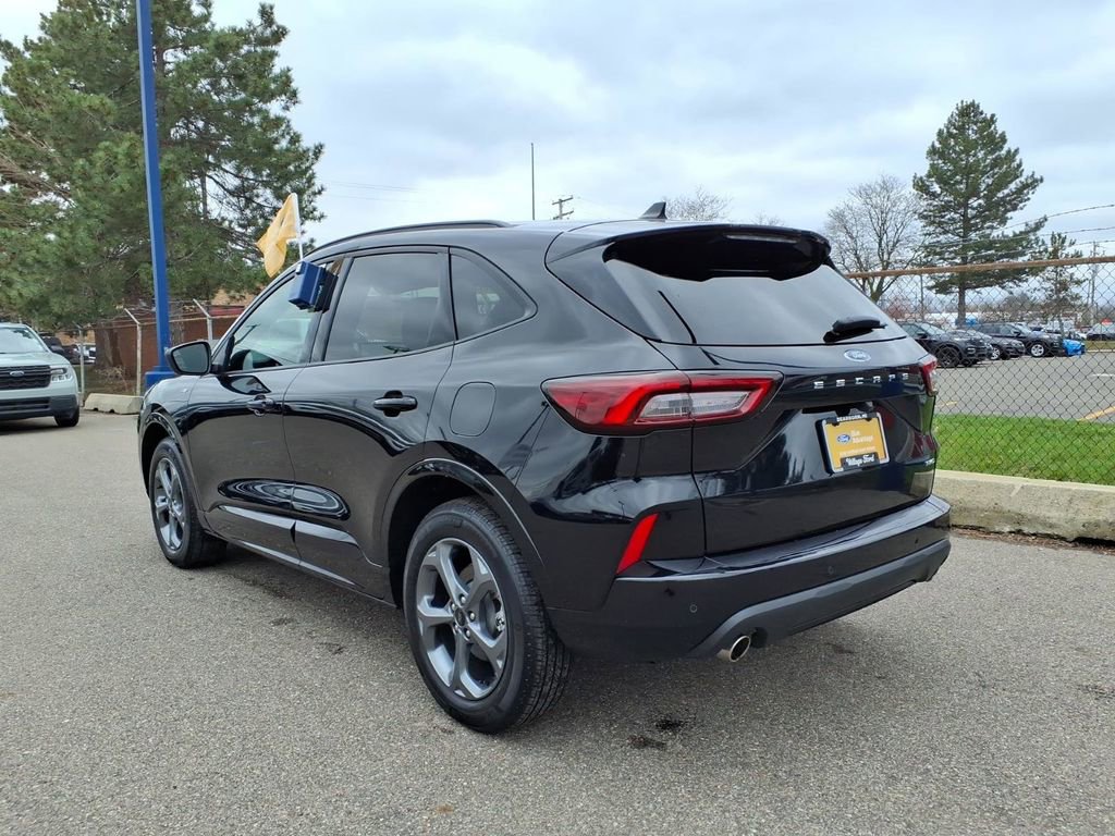 Certified 2024 Ford Escape ST-Line w/ Tech Pack #1 image 9
