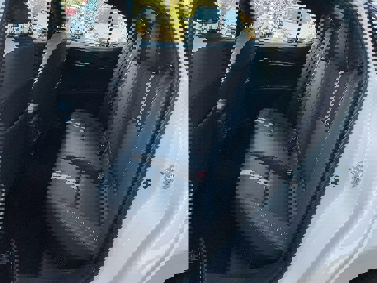 Used 2025 Toyota Camry SE image 15