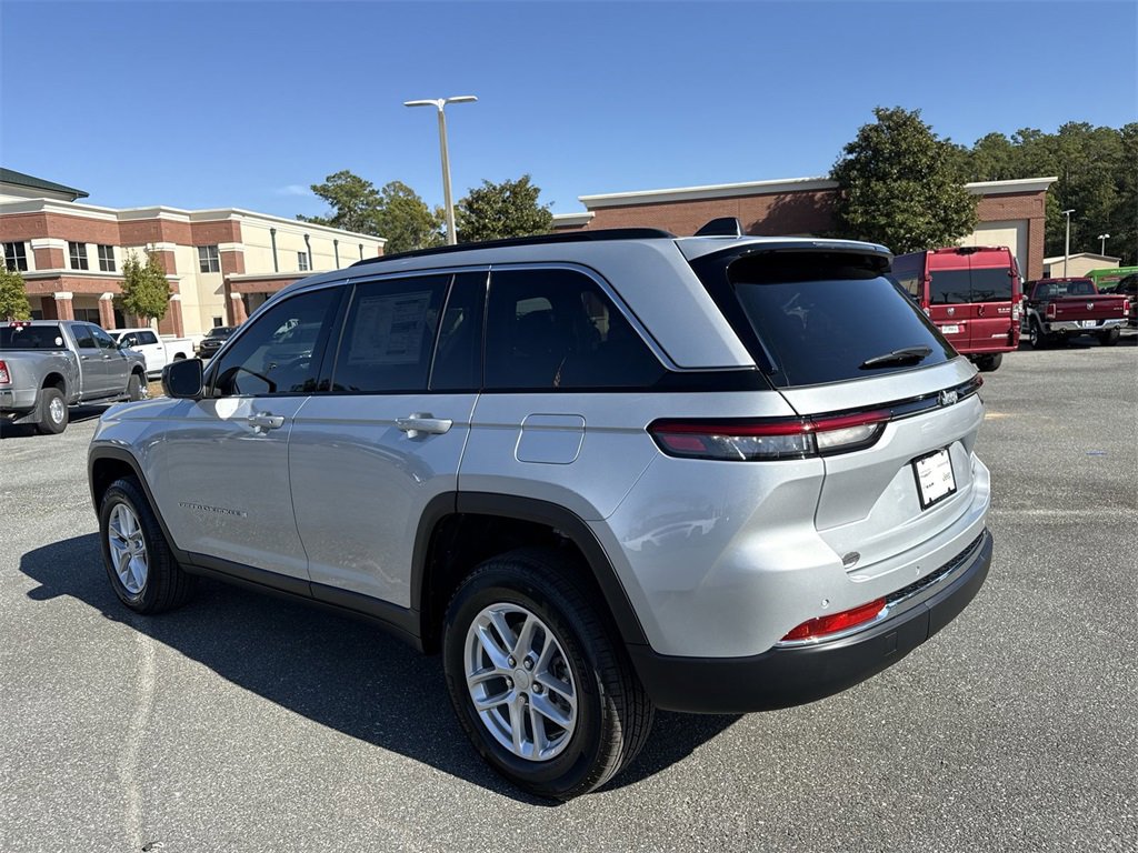 New 2025 Jeep Grand Cherokee Laredo X image 4