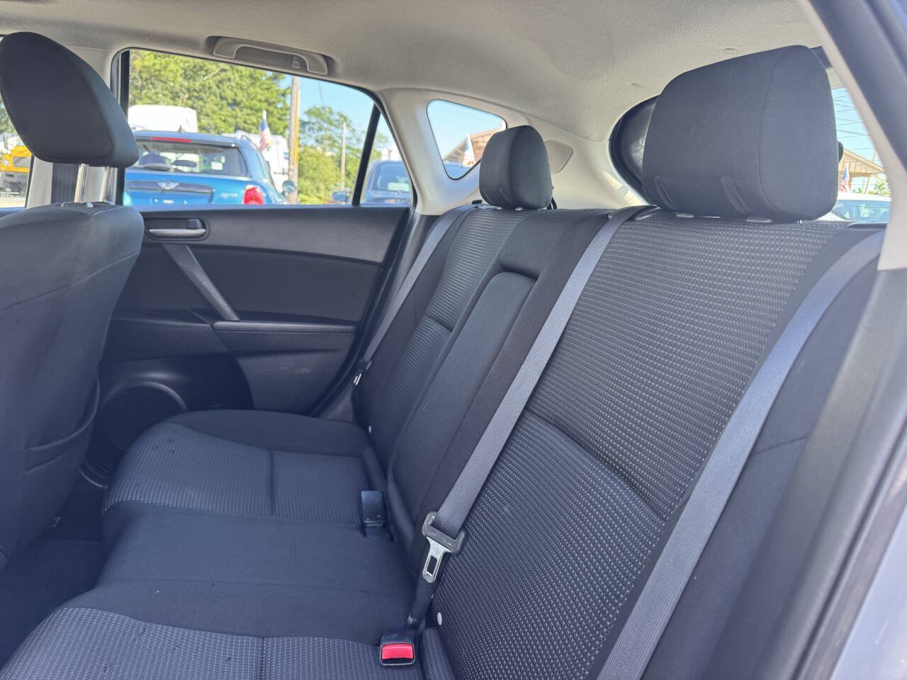 Used 2012 MAZDA MAZDA3 i Touring FWD image 24