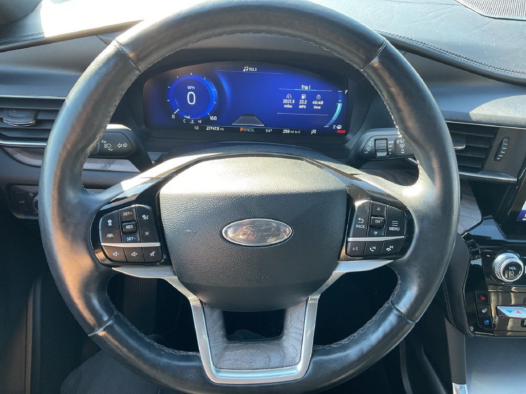 Used 2022 Ford Explorer Platinum w/ Equipment Group 601A AWD/4WD image 17
