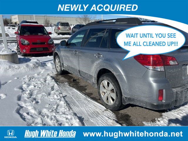 Used 2011 Subaru Outback 3.6R Limited w/ PWR Moonroof Pkg image 2