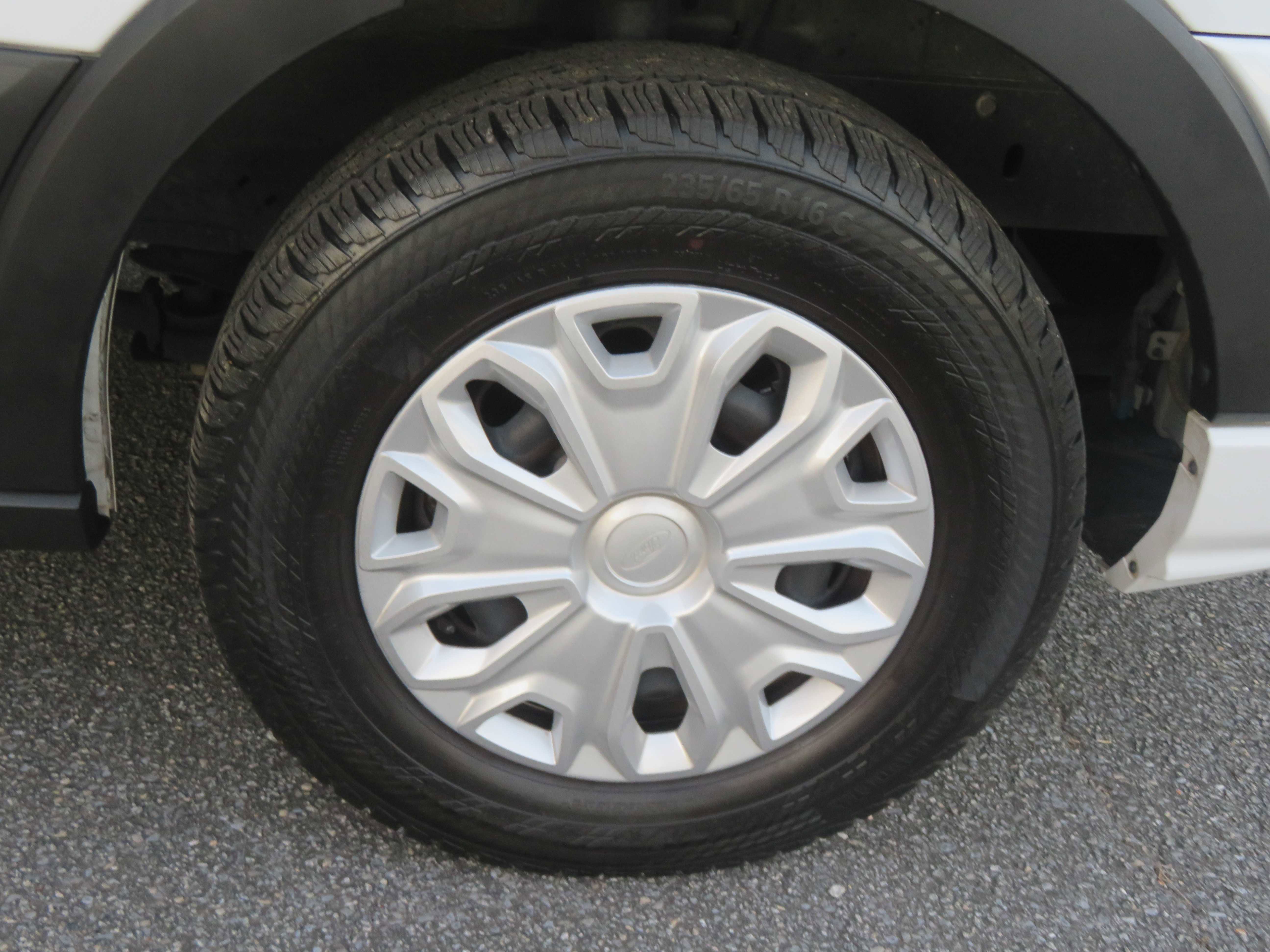 Used 2024 Ford Transit 350 XLT image 10