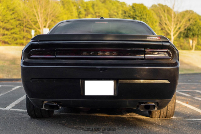 Used 2009 Dodge Challenger SRT8 w/ SRT Option Group II image 7