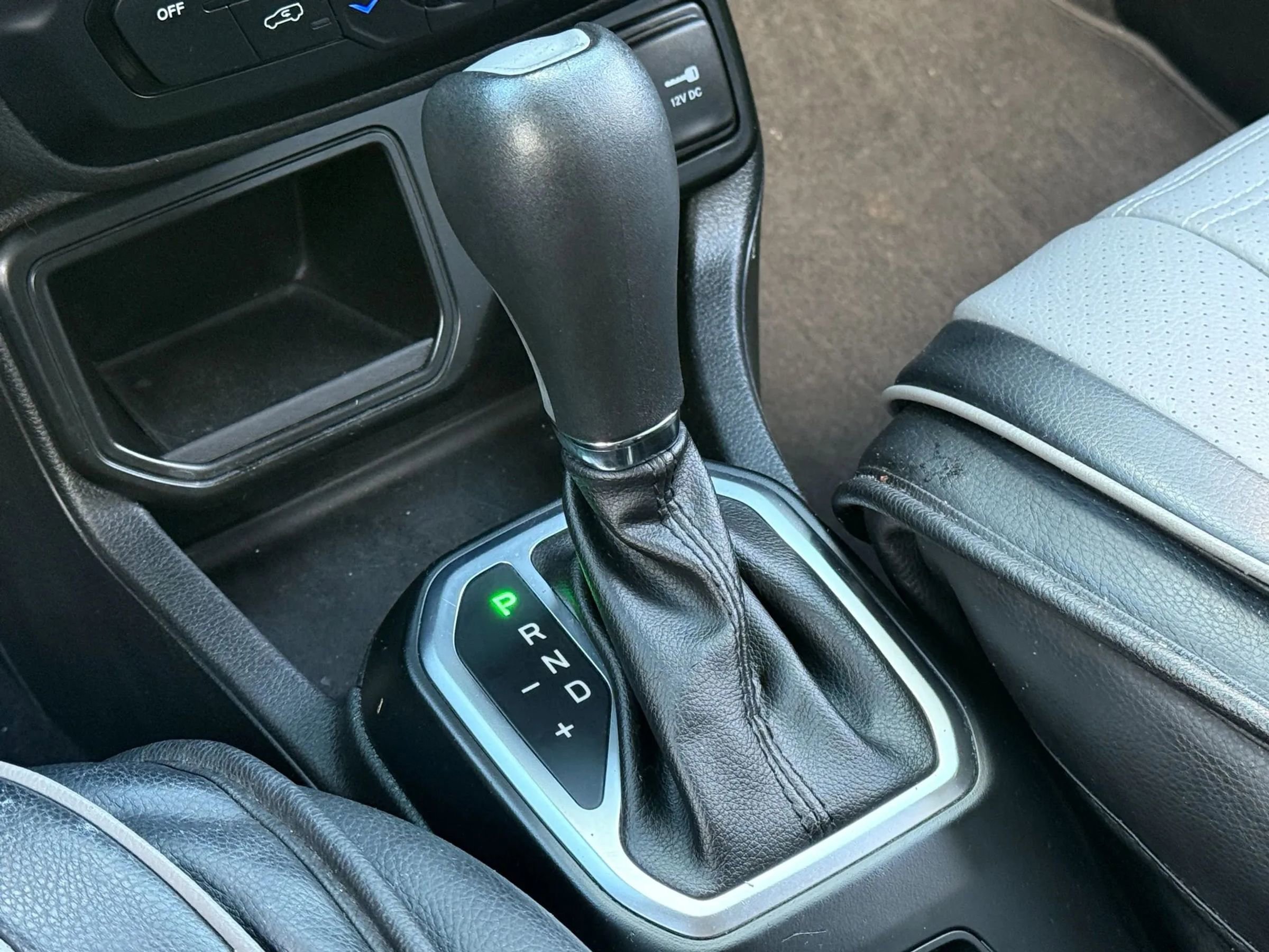 Used 2018 Jeep Renegade Latitude image 24