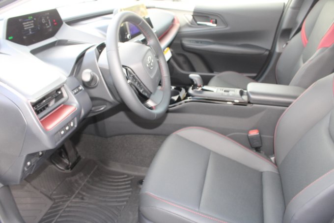 New 2026 Toyota Prius Plug-In Hybrid FWD image 11