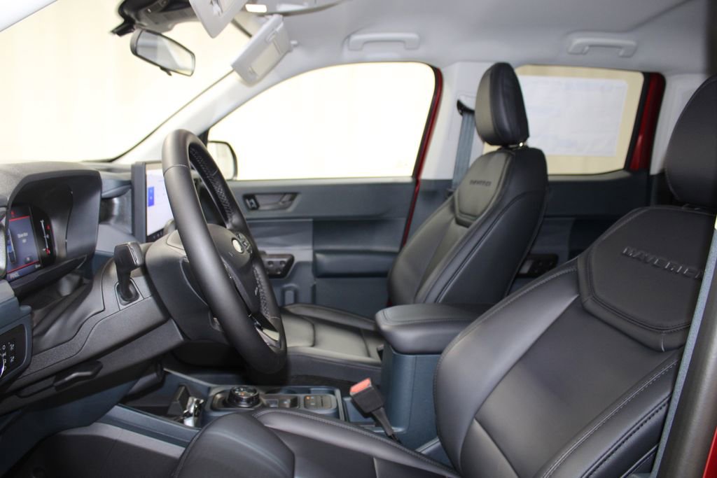 New 2025 Ford Maverick Lariat w/ Black Appearance Package image 15