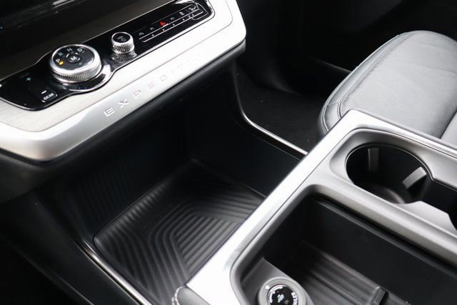 New 2026 Ford Expedition Platinum w/ Driver's Package image 28