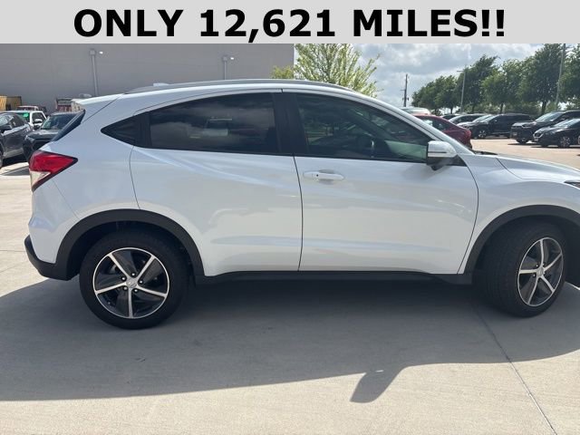 Used 2022 Honda HR-V EX image 2