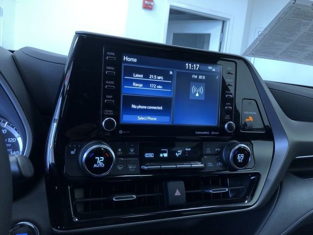 Used 2022 Toyota Highlander XLE image 29