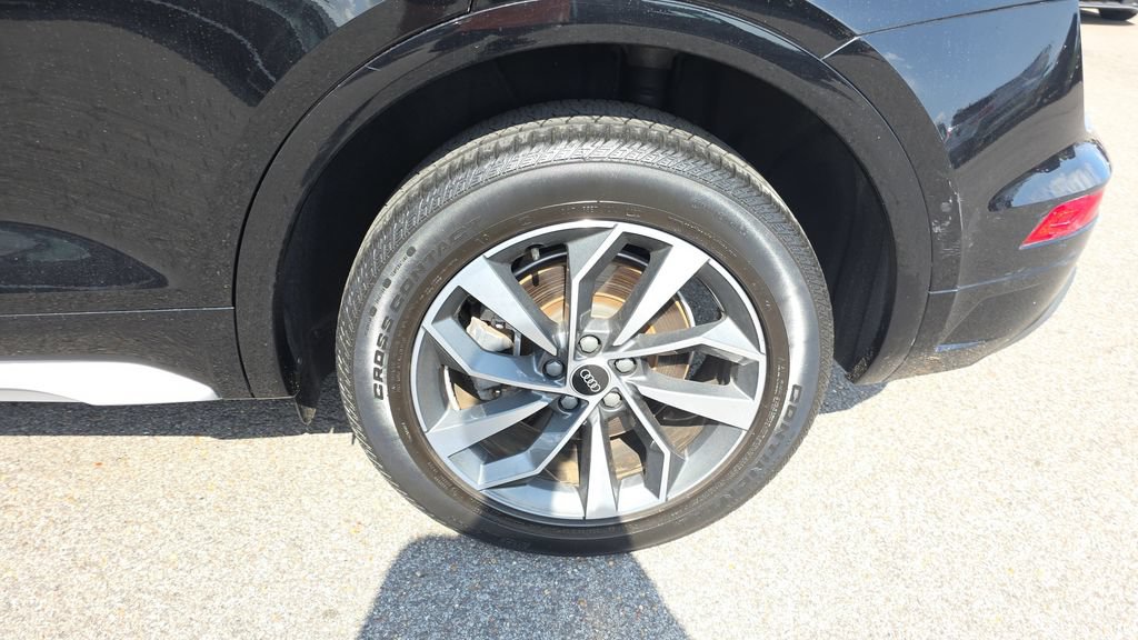 Used 2021 Audi Q5 2.0T Premium w/ Convenience Package AWD/4WD image 10