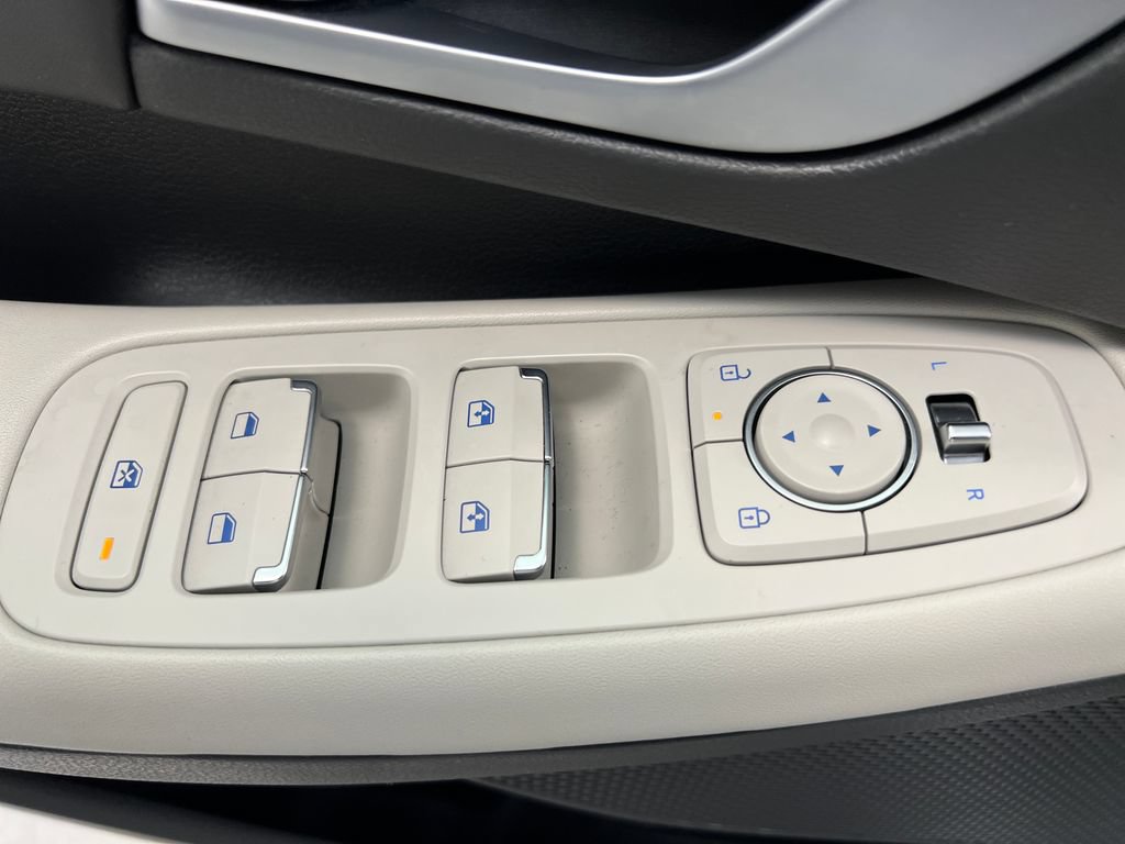Used 2025 Hyundai Sonata SEL FWD image 15