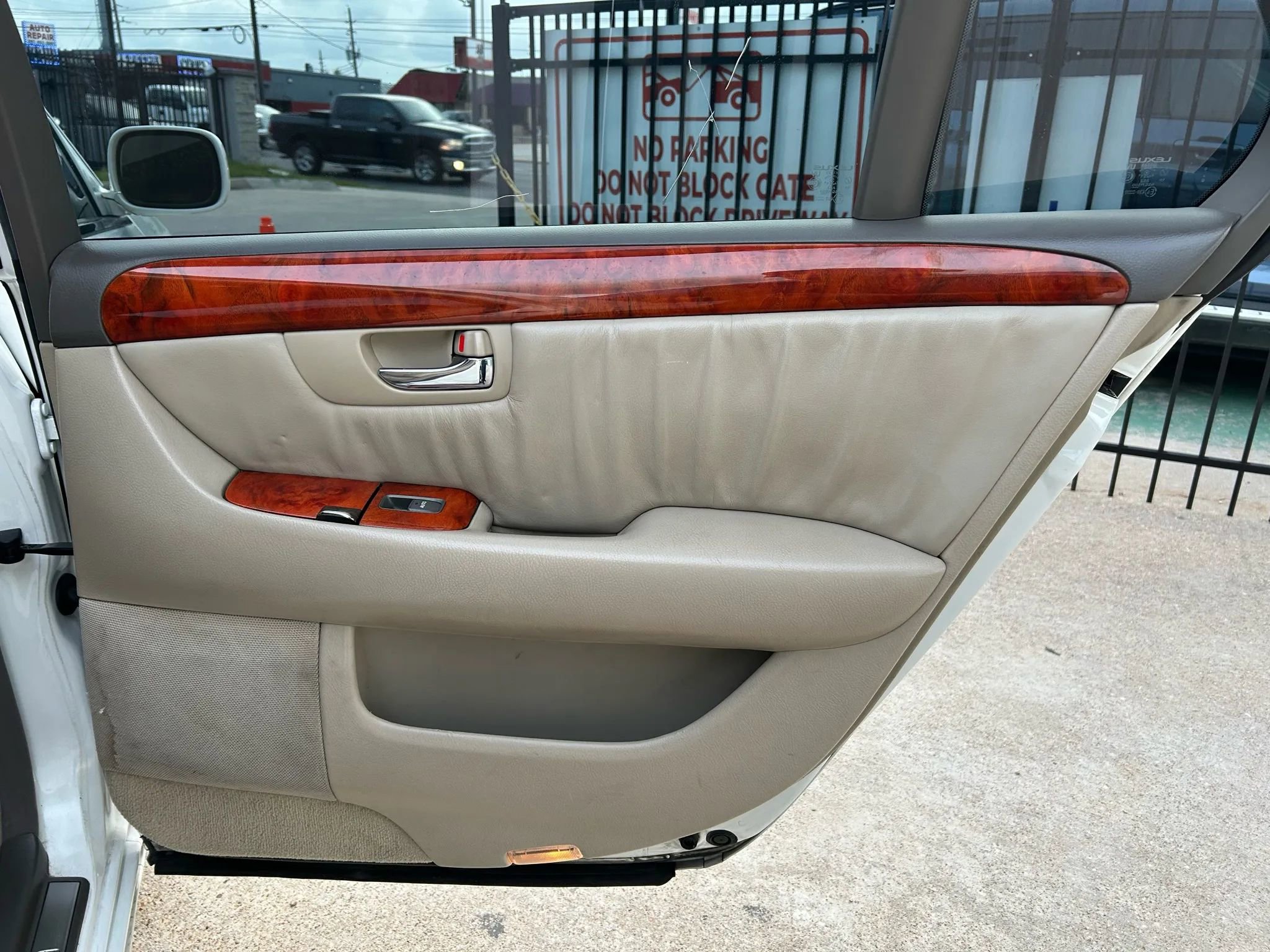 Used 2002 Lexus LS 430 image 17