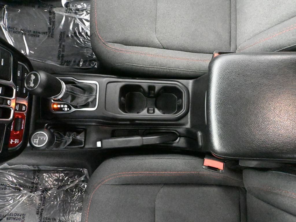 Used 2024 Jeep Wrangler Unlimited Rubicon w/ Convenience Group image 32