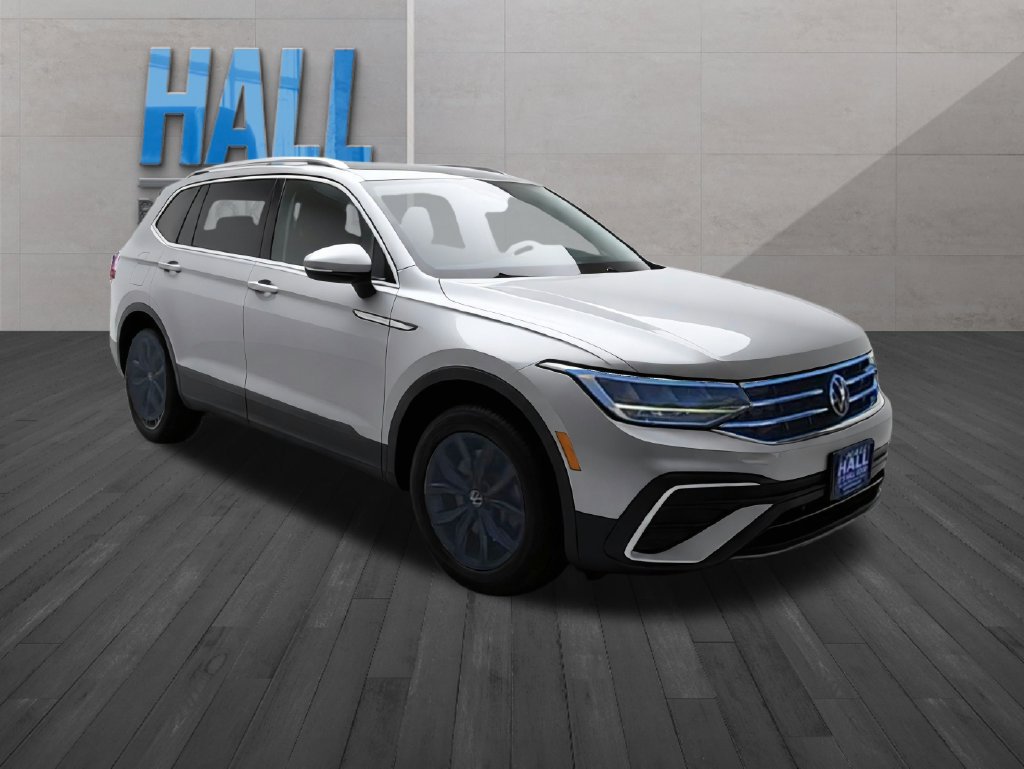 Certified 2023 Volkswagen Tiguan SE w/ Panoramic Sunroof Package AWD/4WD image 8