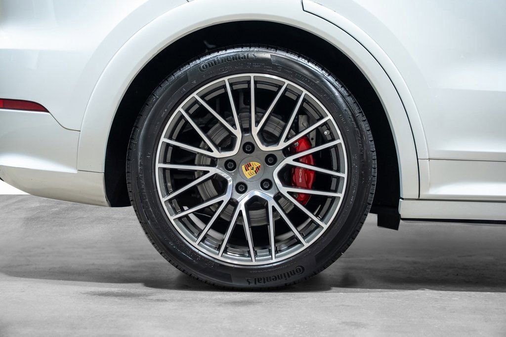 Used 2022 Porsche Cayenne GTS image 24