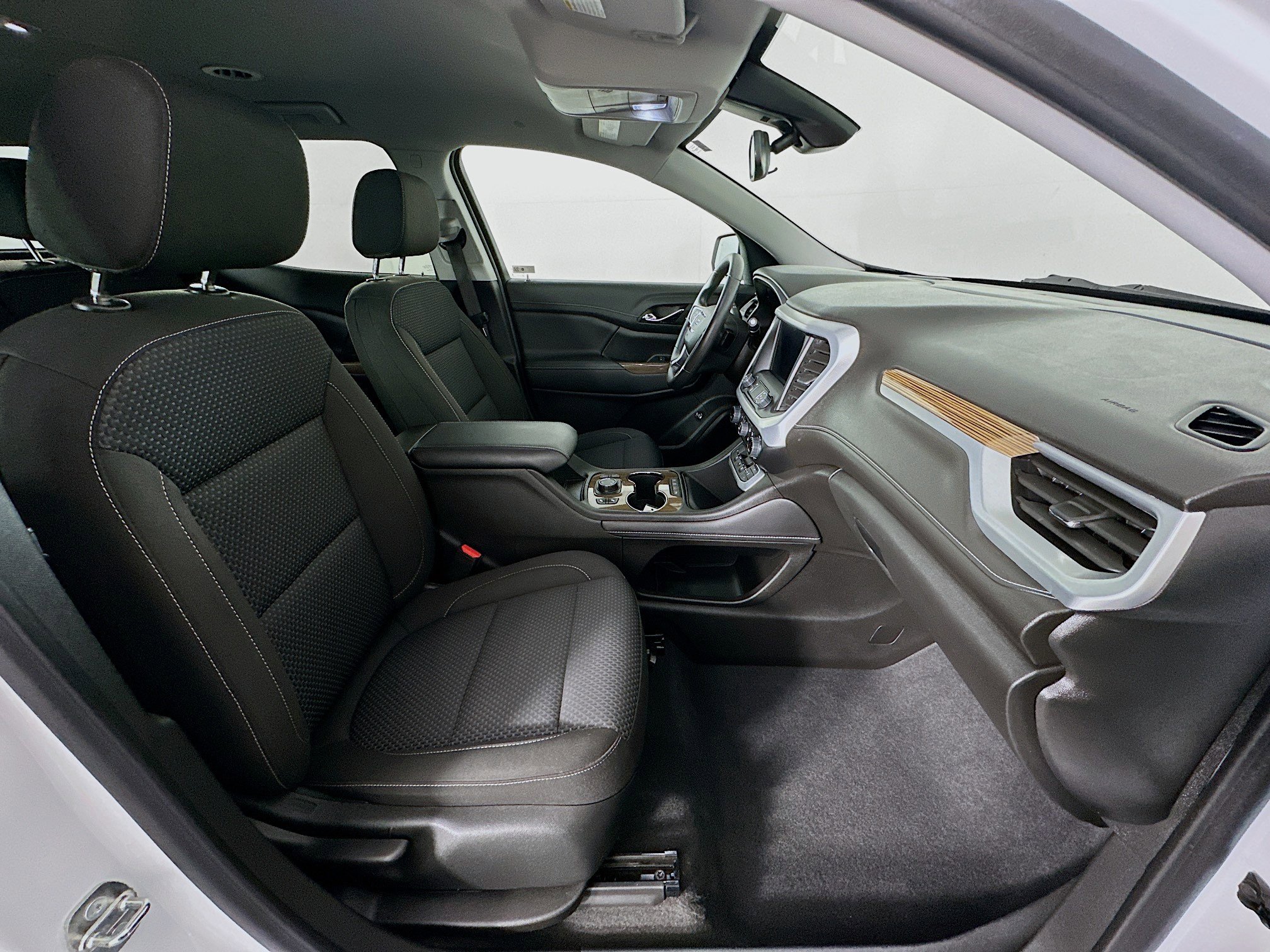 Used 2023 GMC Acadia SLE w/ Driver Convenience Package image 33