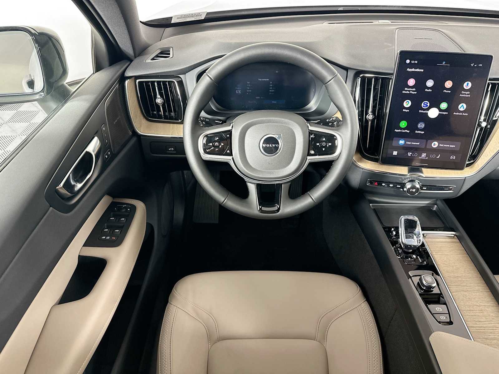New 2026 Volvo XC60 B5 Plus w/ Climate Package image 21