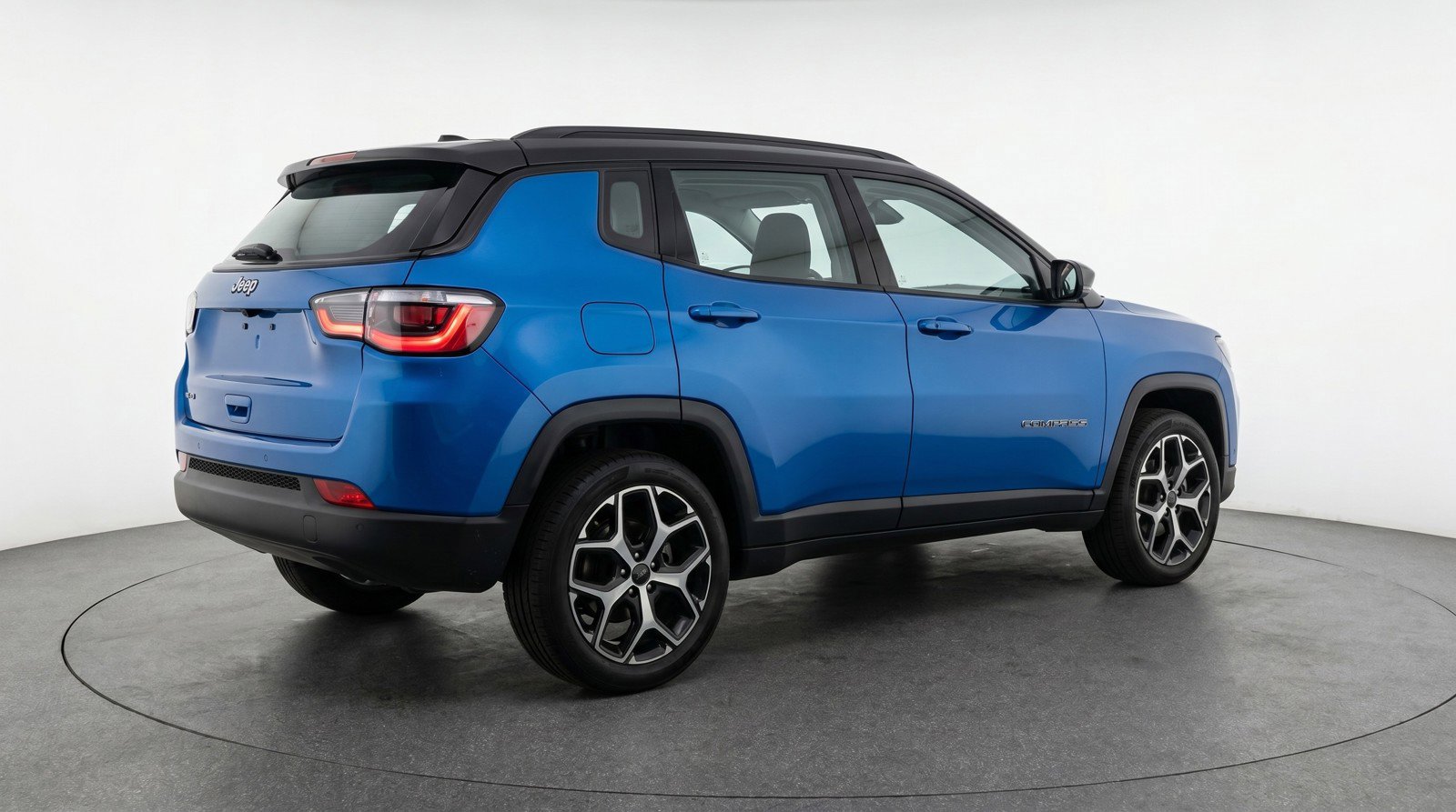 Used 2025 Jeep Compass Limited AWD/4WD image 9
