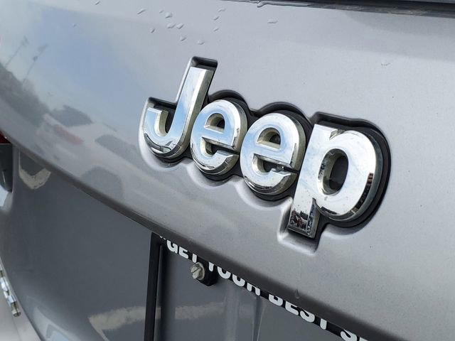 Used 2020 Jeep Grand Cherokee Laredo image 11