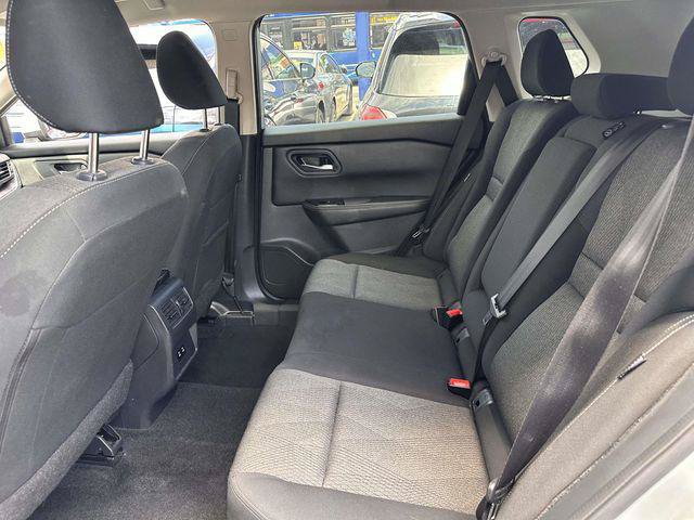 Used 2024 Nissan Rogue SV AWD/4WD image 11