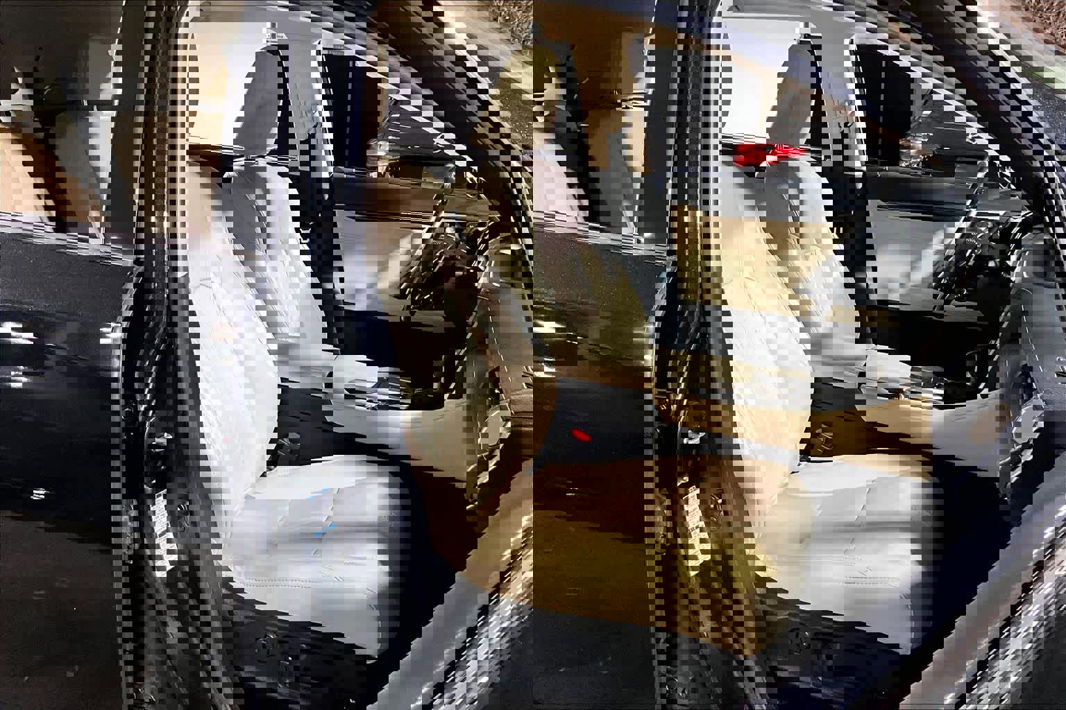 Used 2022 Lexus RX 450hL Luxury w/ Cold Area Package (CT) image 17