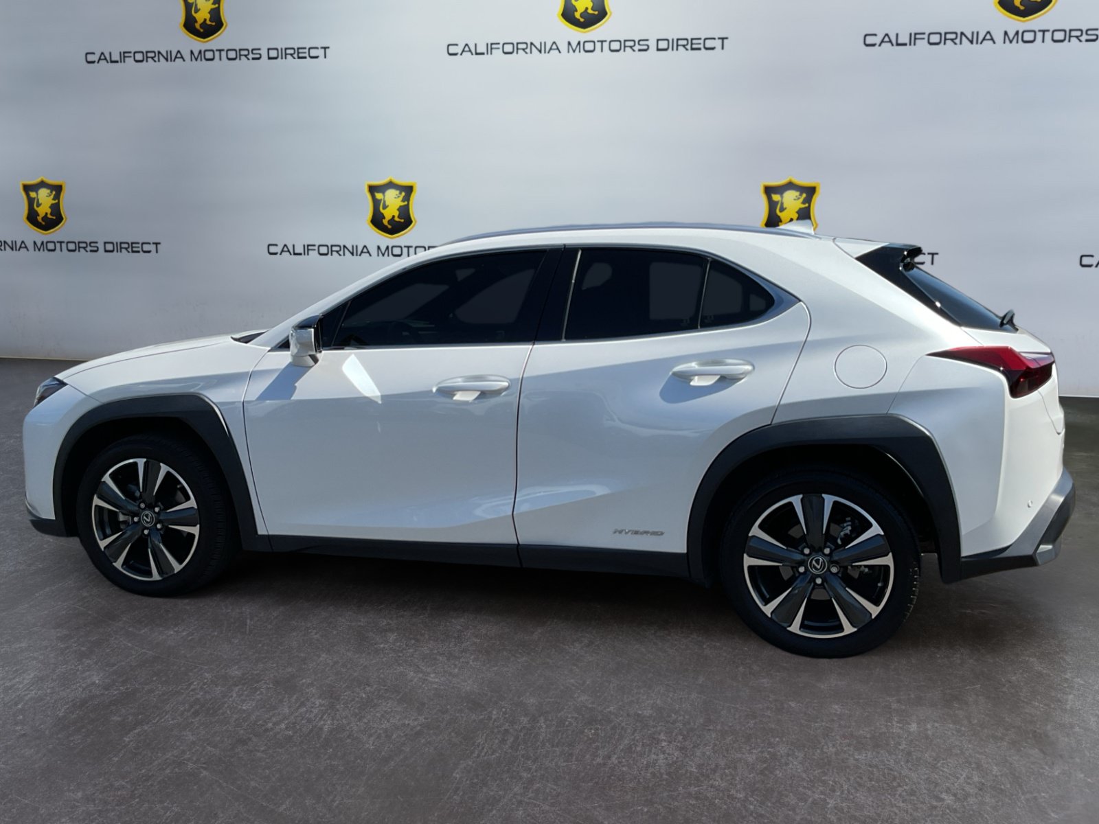 Used 2022 Lexus UX 250h w/ Accessory Package (Z2) AWD/4WD image 8