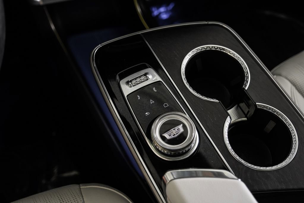 Used 2023 Cadillac Lyriq 2WD image 23