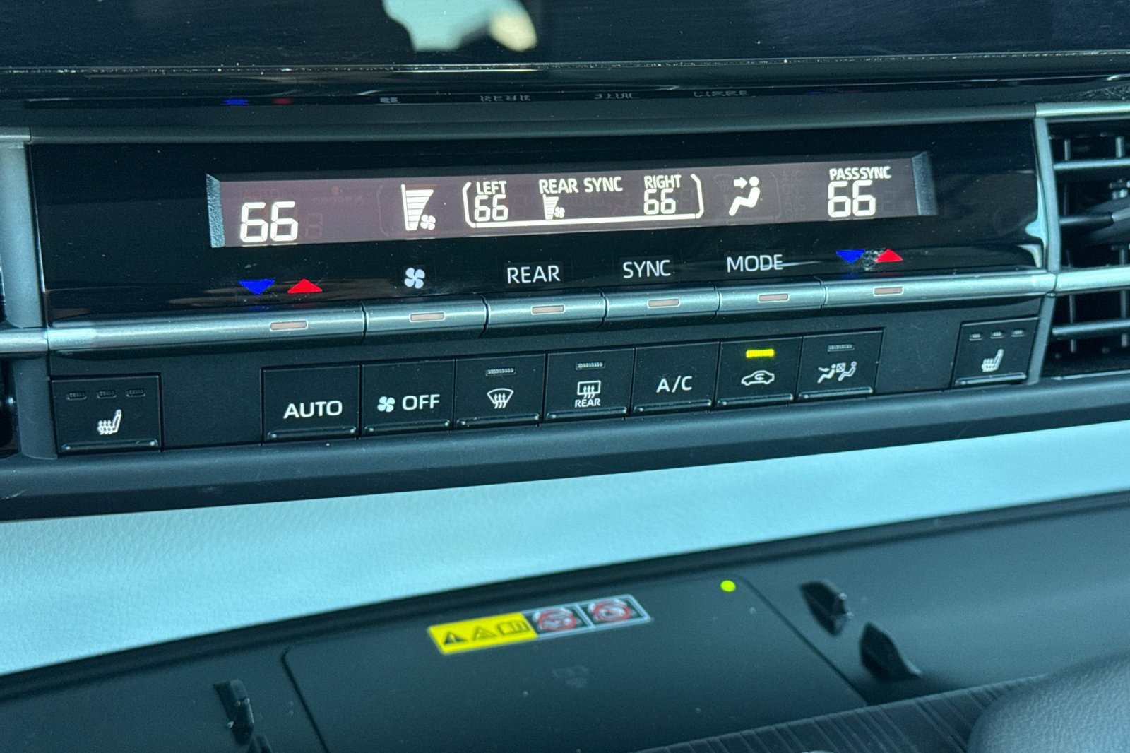 Certified 2025 Toyota Sienna XLE w/ XLE Plus Package AWD/4WD image 26