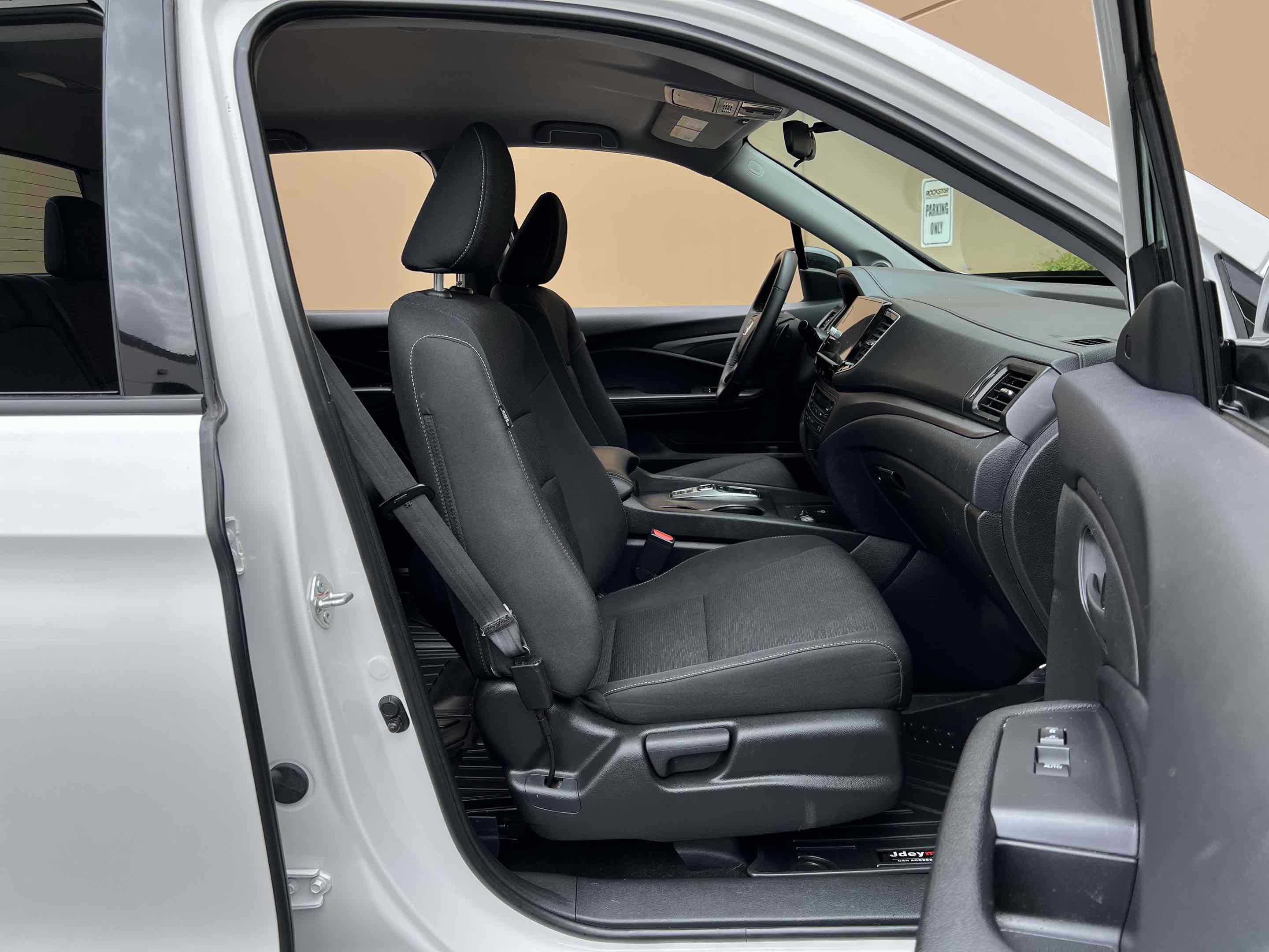 Used 2025 Honda Ridgeline Sport image 29