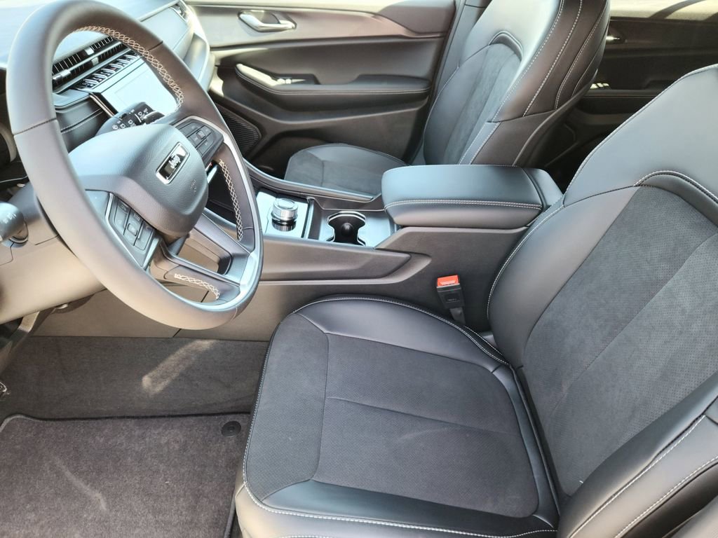 New 2025 Jeep Grand Cherokee L Laredo AWD/4WD image 13
