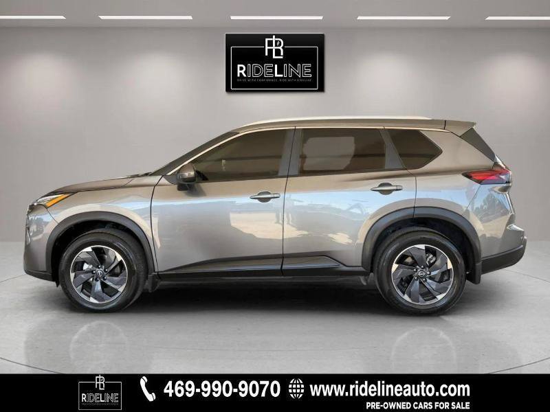 Used 2025 Nissan Rogue SV w/ SV Premium Package FWD image 4