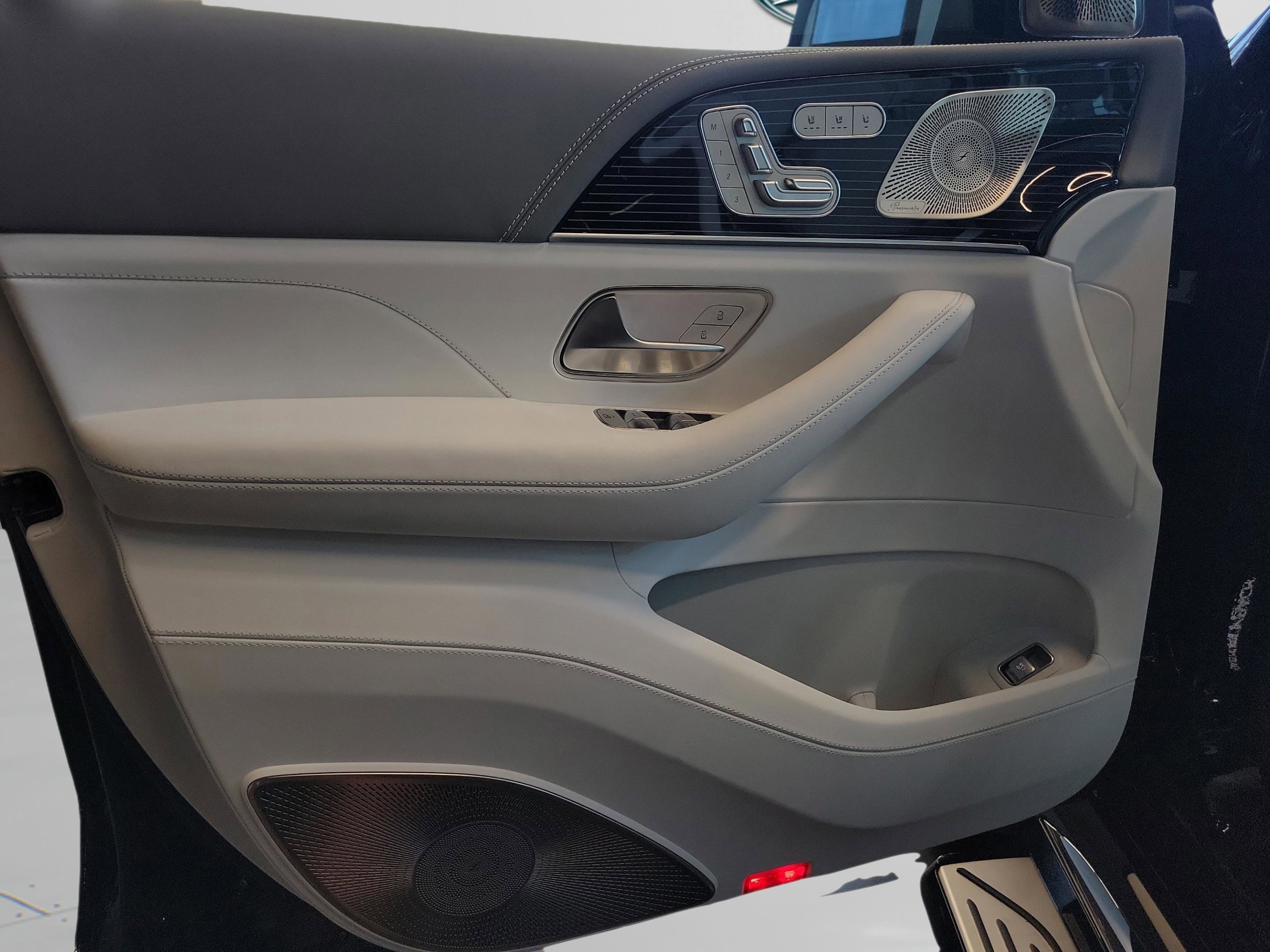 New 2026 Mercedes-Benz Maybach GLS 600 4MATIC image 29