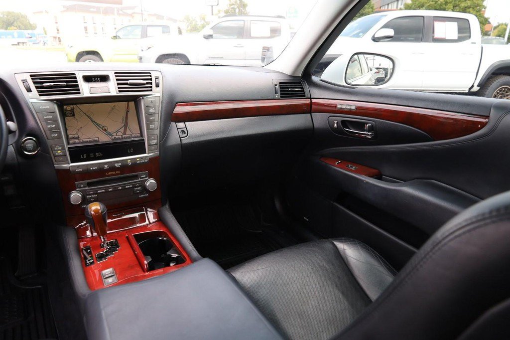 Used 2012 Lexus LS 460 w/ Comfort Pkg RWD image 29