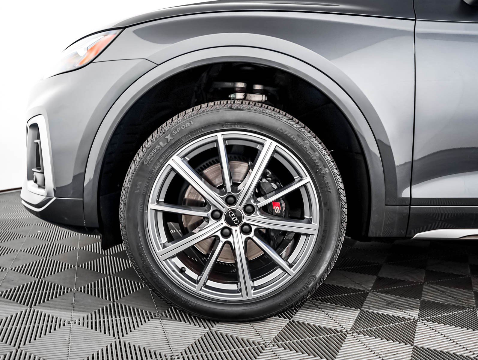 Certified 2024 Audi SQ5 Premium Plus w/ Premium Plus Package AWD/4WD image 4