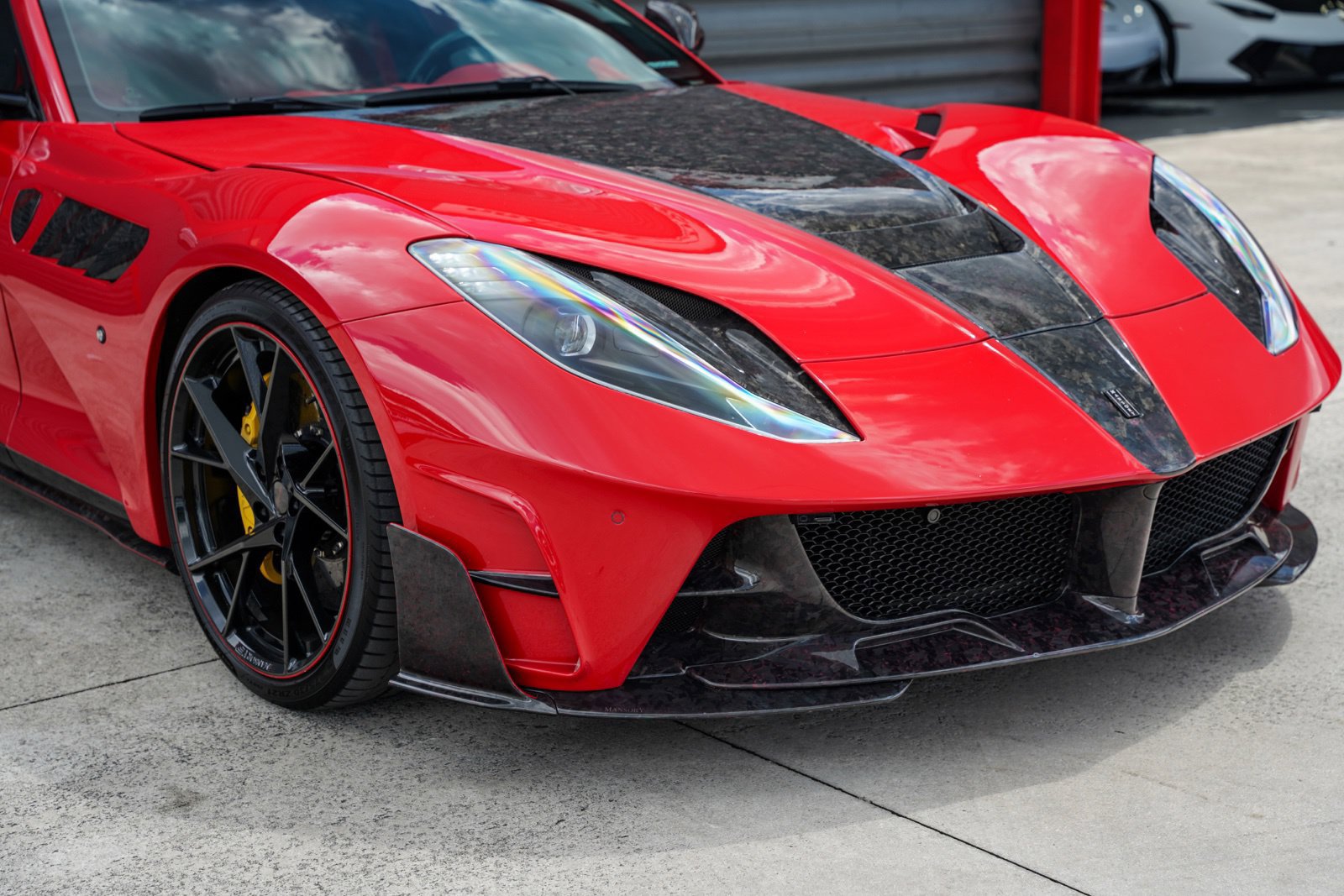 Used 2020 Ferrari 812 Superfast RWD image 12